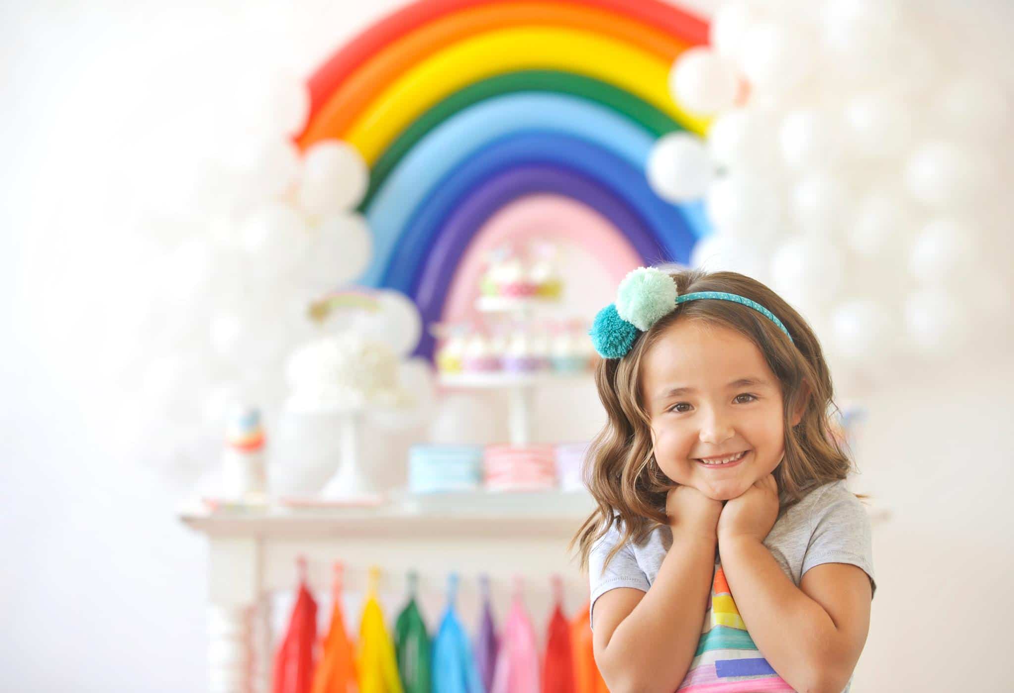 Anniversaire enfant : mon petit ange fête ses 4 ans ! - Idéafête - Articles  de fêtes et décoration
