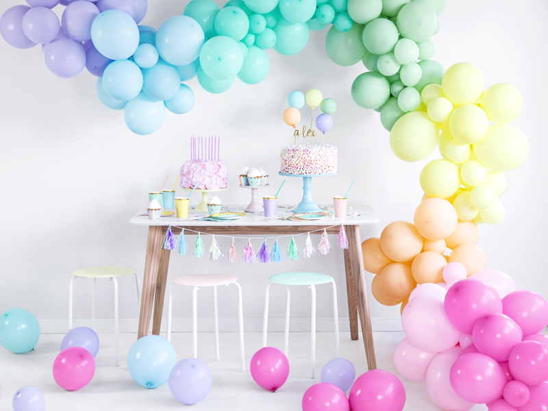décoration fluo anniversaire arc ballons