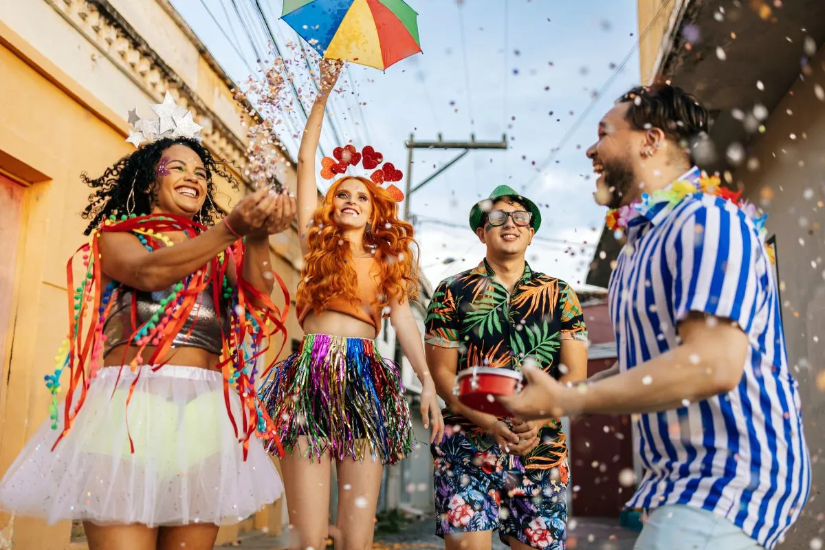 Quels accessoires choisir pour un carnaval chic et confortable ?